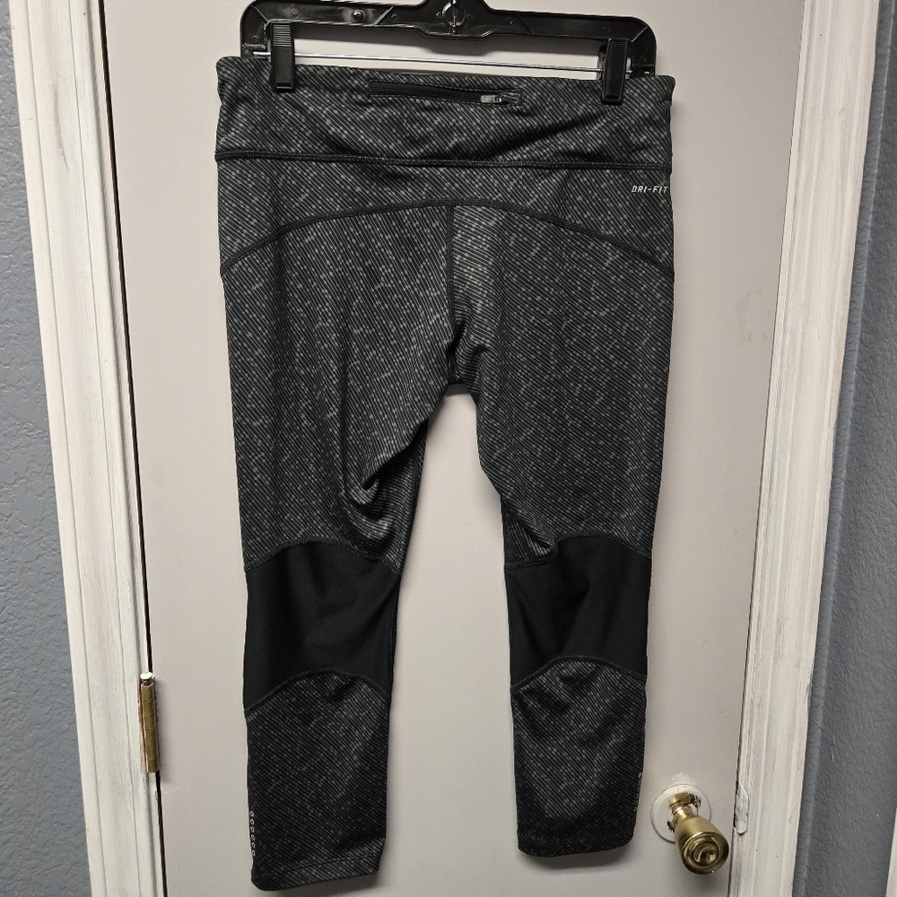 Nike Womens Dri Fit Meteor Printed Running Capri Leggings Size Large in Black - Picture 2 of 7